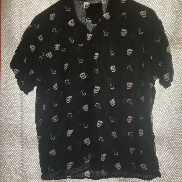 Lurking Class Skulls Crosses Black Button Shirt Short Sleeve Womens M - Picture 2 of 5